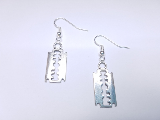 Preview: Rasierklinge Ohrringe silberfarben razor blade